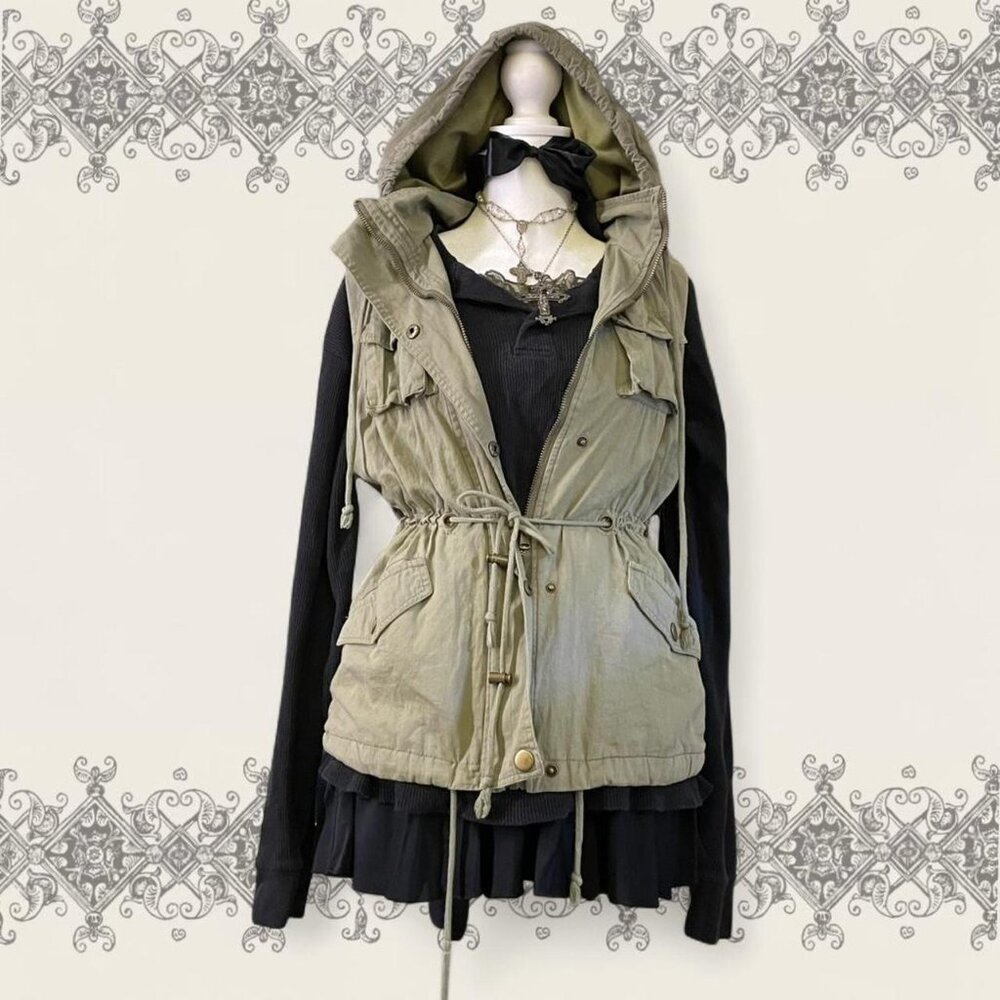 Y2K Fashionomics Green khaki hooded utility vest with drawstring waist.